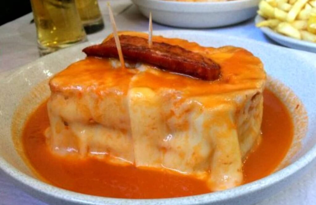 Francesinha du restaurant Bufete Fase à Porto