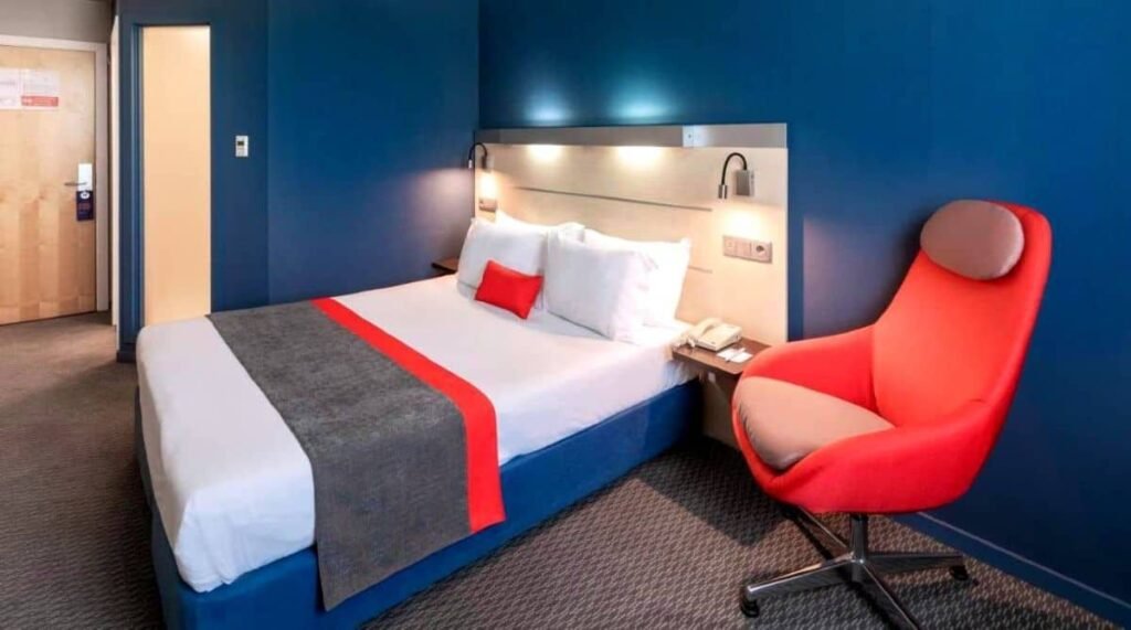 Chambre de l'hôtel Holiday Inn, proche de l'aéroport de Porto