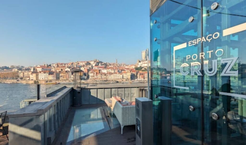 Toit-terrasse de l'Espaço Porto Cruz à Vila Nova de Gaia