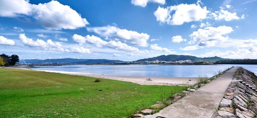 Plage fluviale de Viana do Castelo